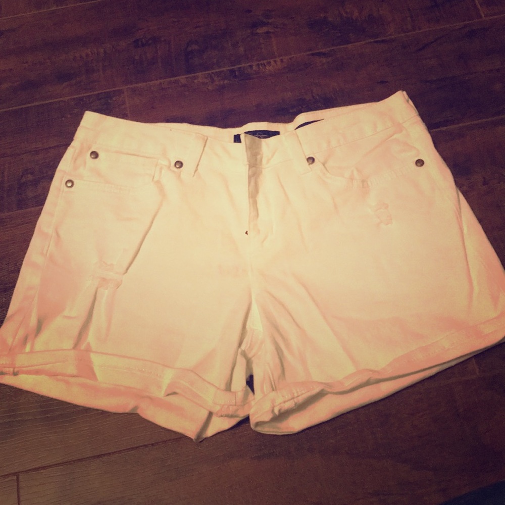 Jessica Simpson white shorts